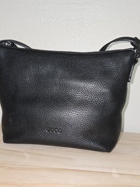 Ecco Black Pebbled Leather Shoulder Bag